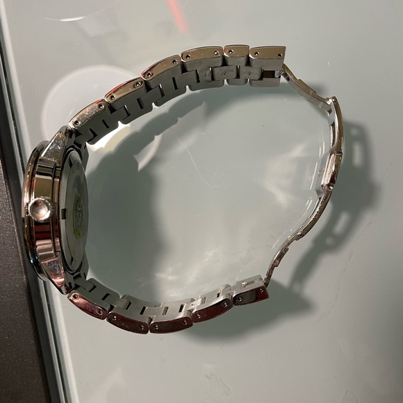 Beautiful movado watch from Jared. I have an Apple Watch and never used this one - Picture 5 of 6